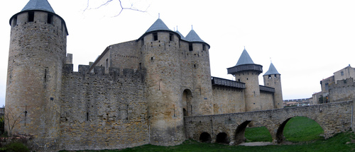 Were castle walls typically painted or plastered in medieval ...